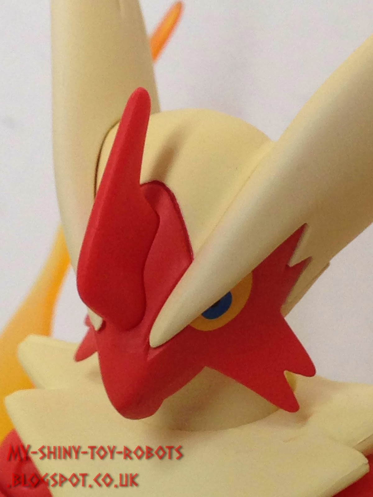 Figuarts Mega Blaziken - Figurine - HD Wallpaper 