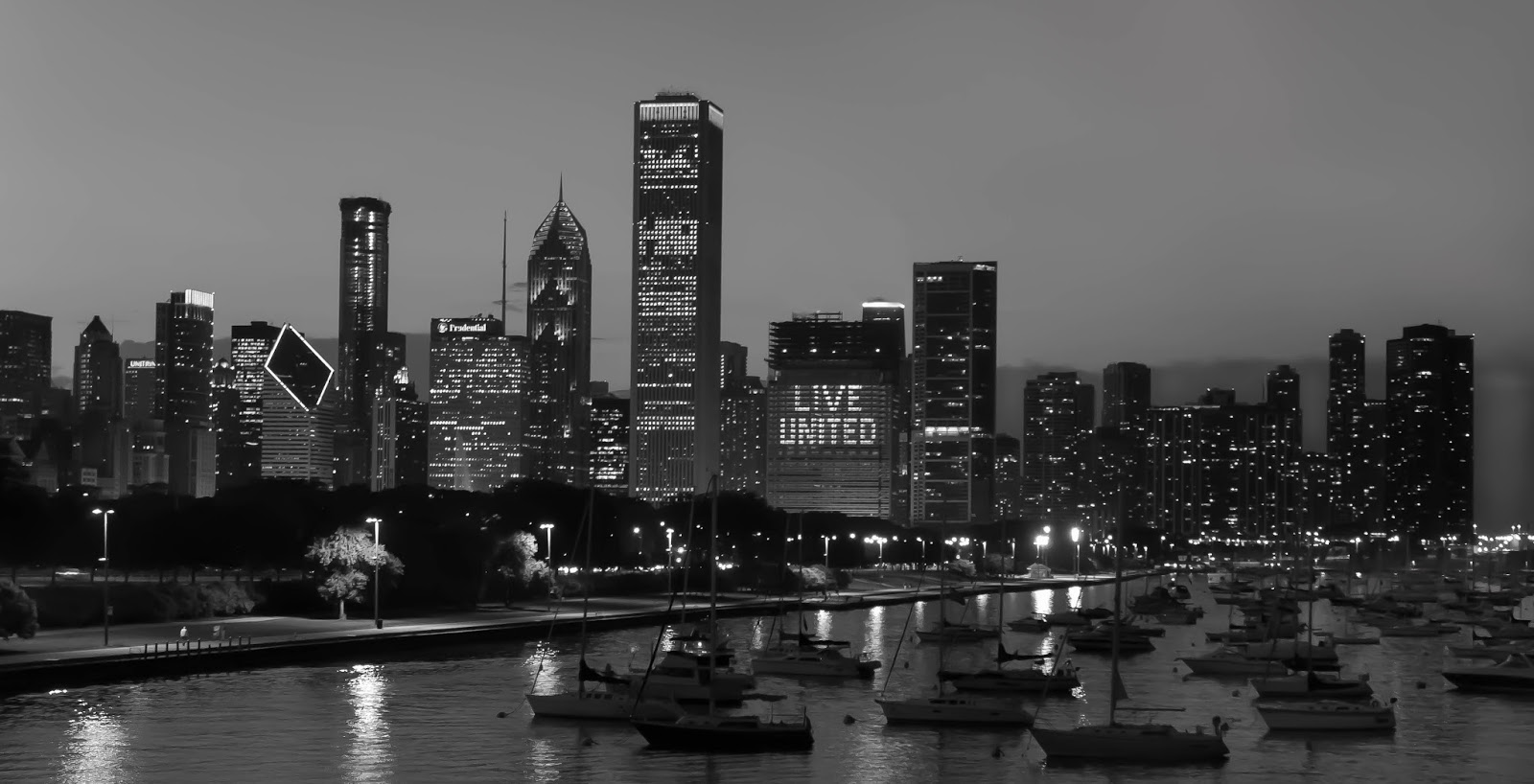 #em4r7n8 High Resolution Chicago Skyline Wallpaper - Black And White Skyline Desktop - HD Wallpaper 