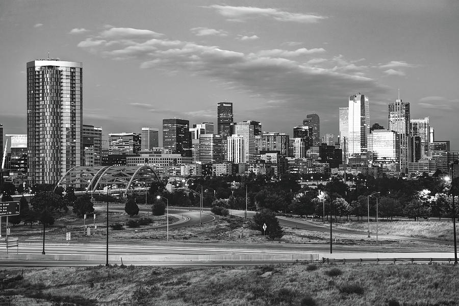 Denver Skyline Black And White - HD Wallpaper 