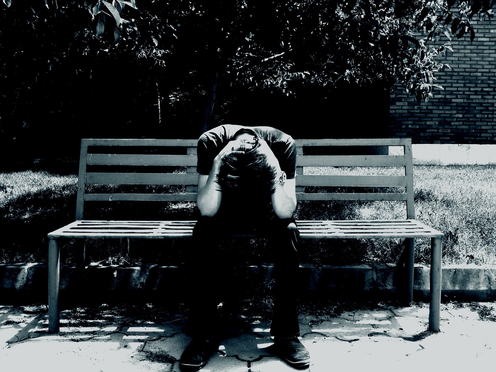 Sad Man Missing Someone Wallpapers And Backgrounds - Silent Guy - HD Wallpaper 