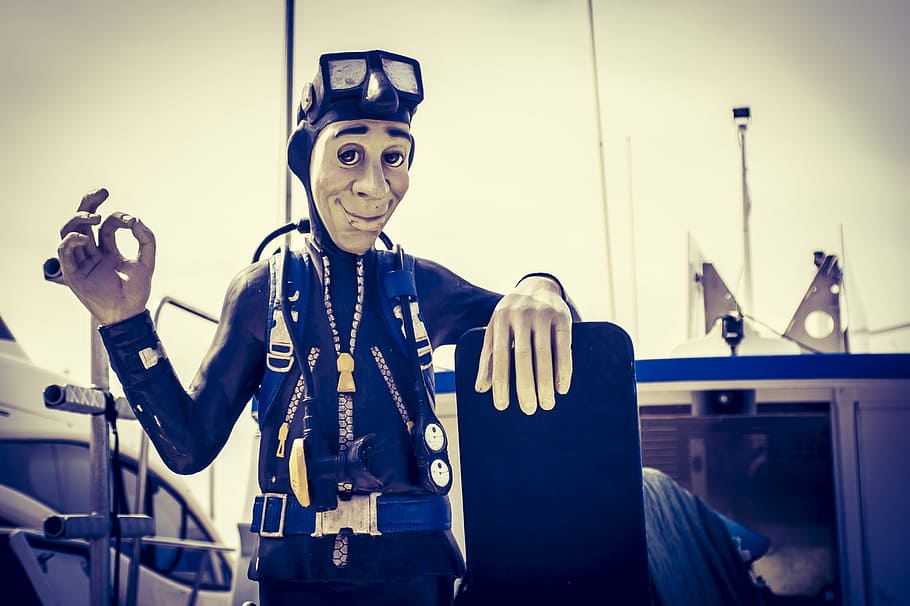 Underwater Diving - HD Wallpaper 