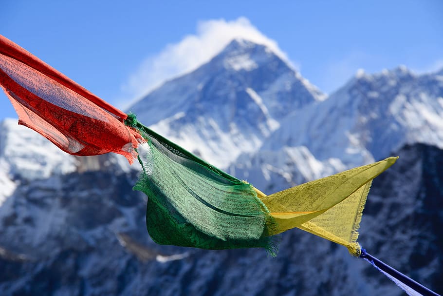 Red, Green, And Yellow Banner, Red, Green, And Yellow - Everest - HD Wallpaper 