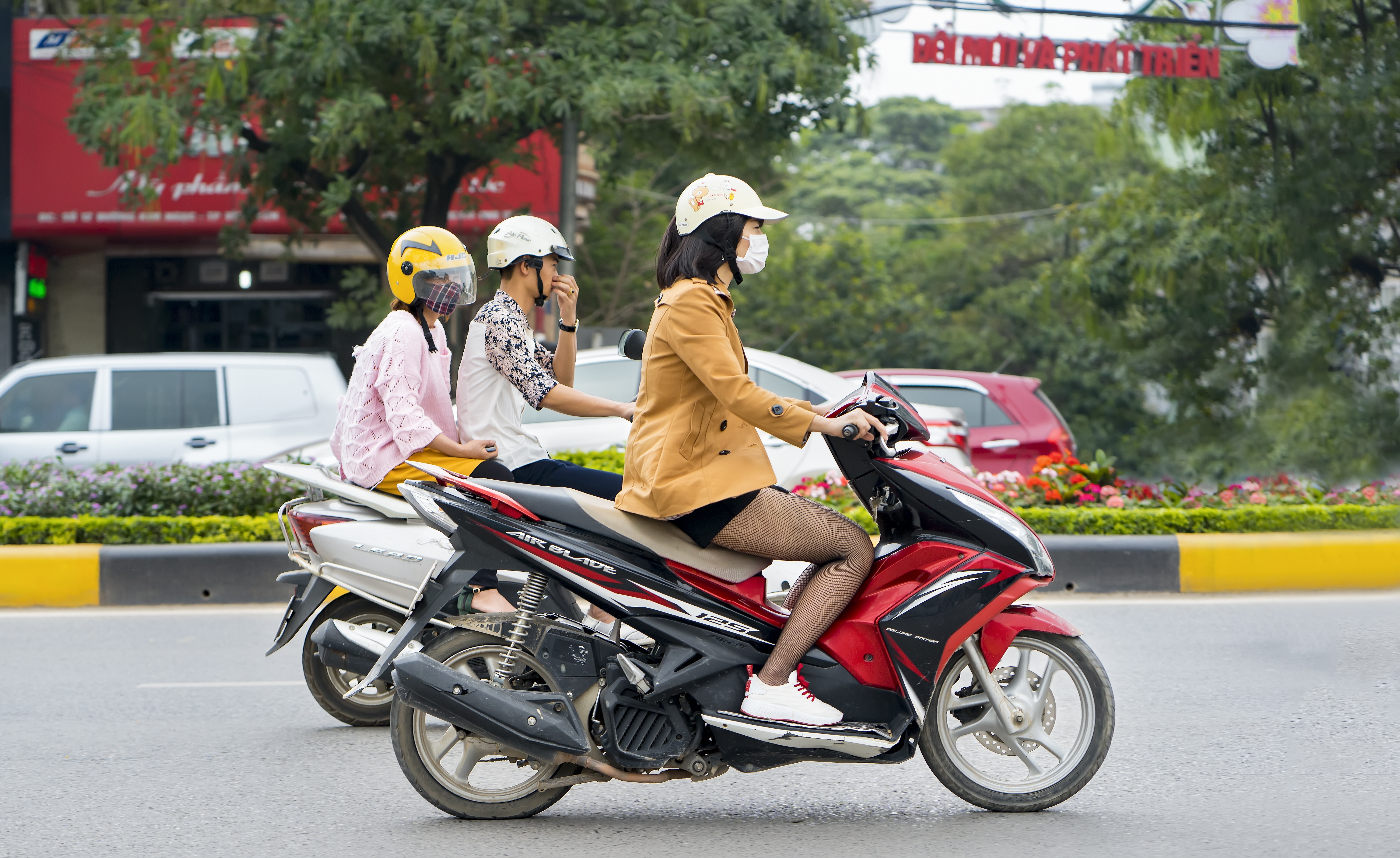 Bike Girl Wallpaper - HD Wallpaper 