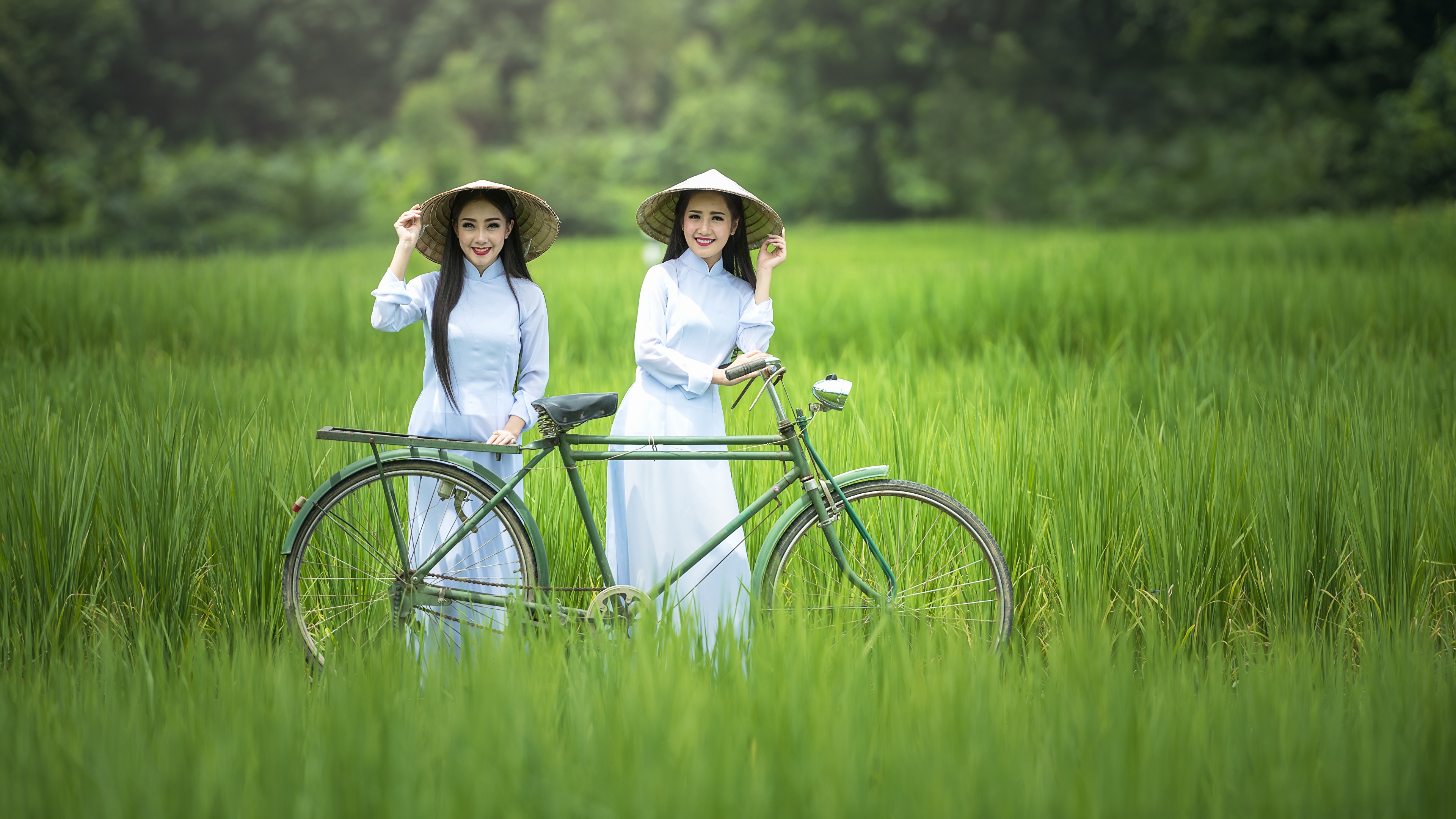 Asian Girls Bicycle Goes - HD Wallpaper 