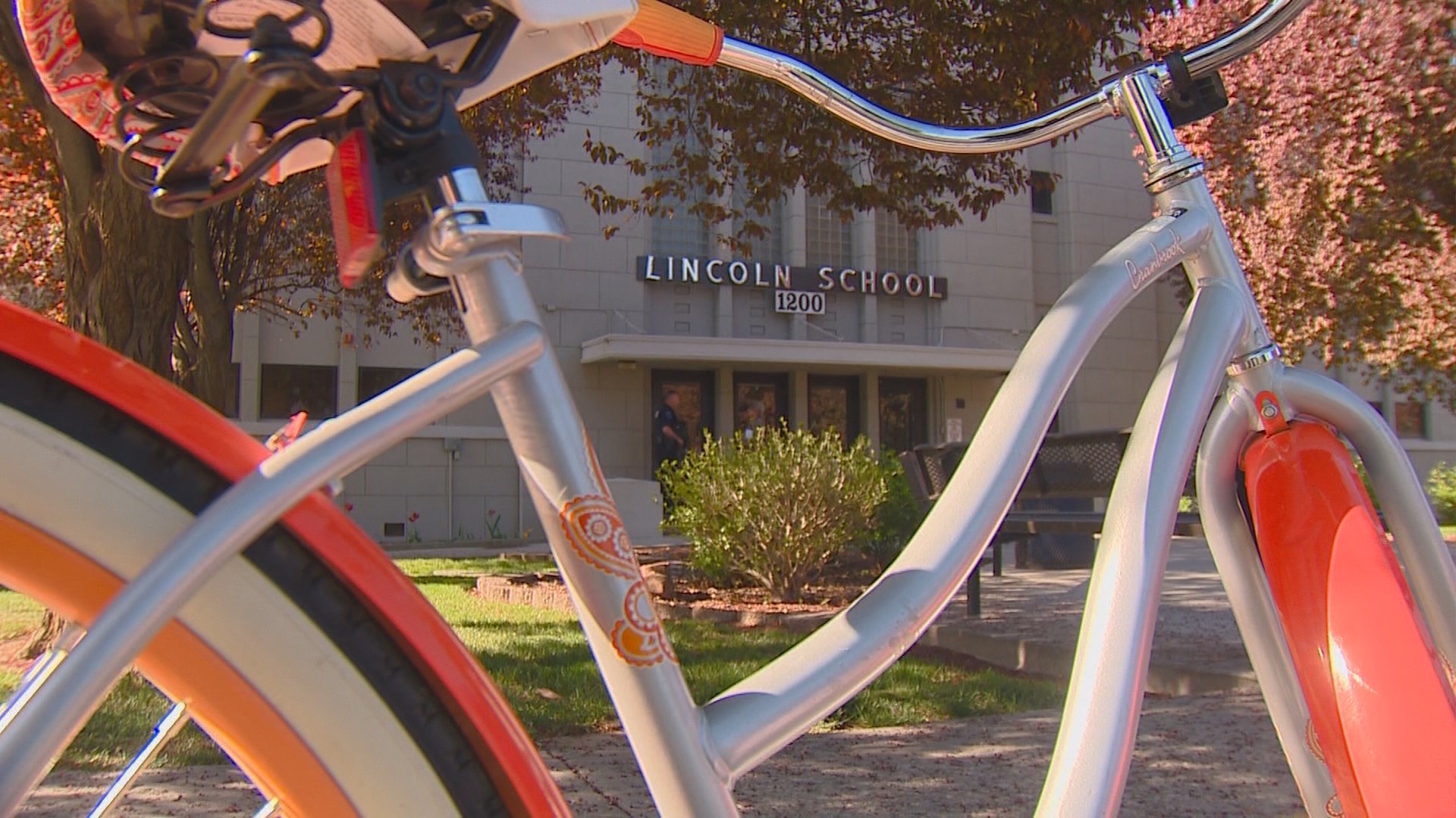 Road Bicycle - HD Wallpaper 