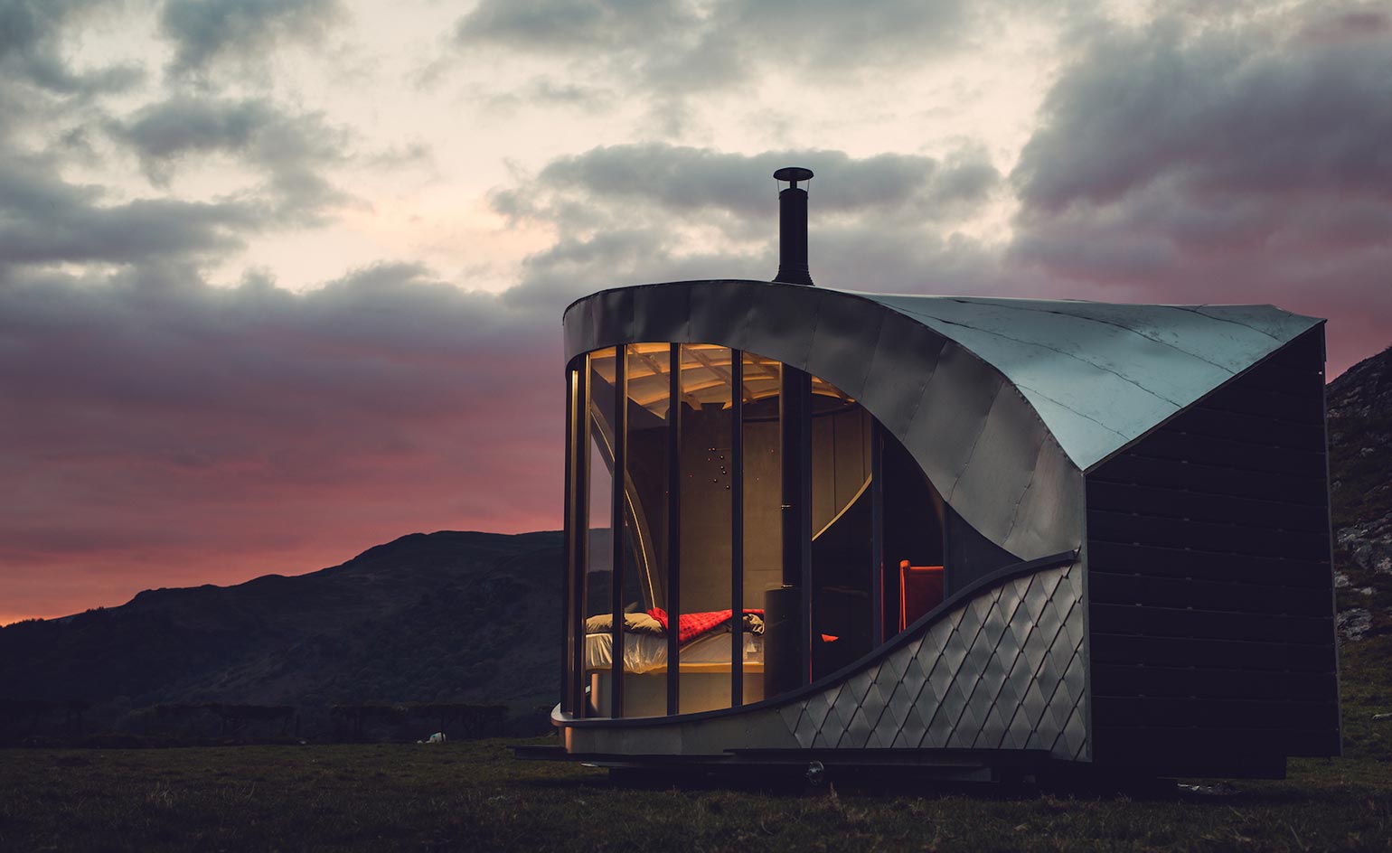 Dragons Eye Cabin Wales - HD Wallpaper 