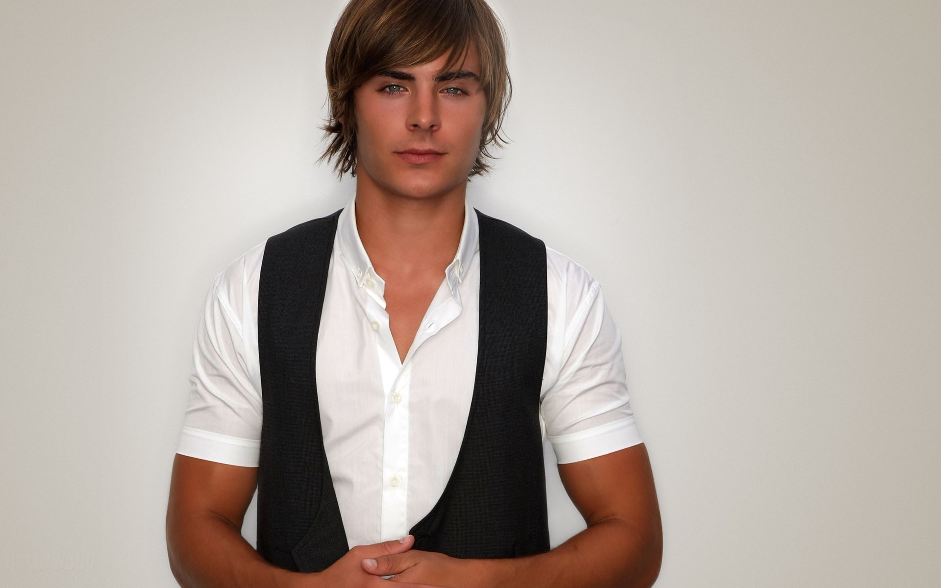 Zac Efron Young - HD Wallpaper 