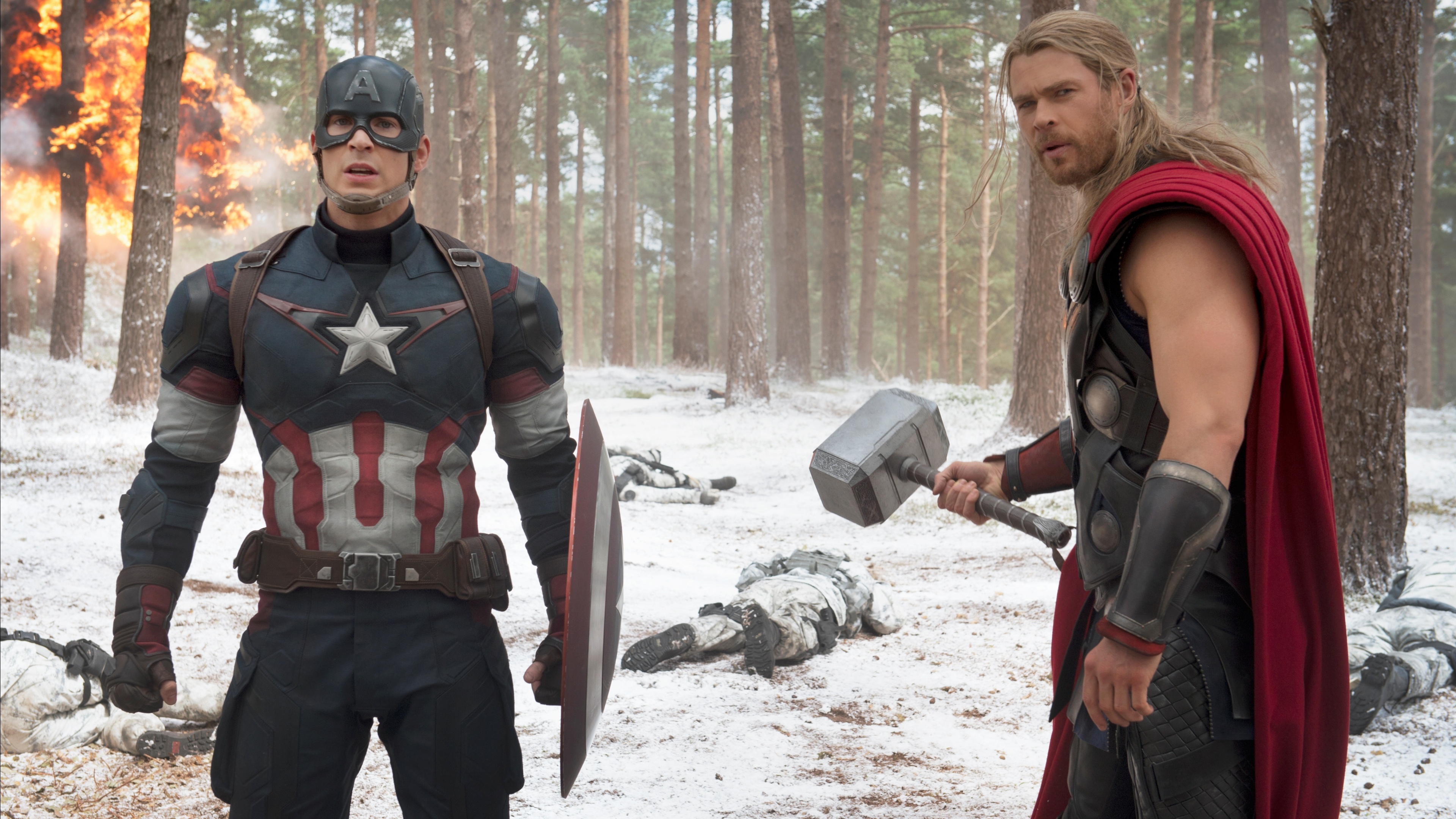 Captain America And Thor Avengers Age Of Ultron - Avengers Age Of Ultron Captain America - HD Wallpaper 