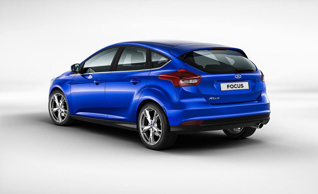 Ford Focus Fiesta 2015 - HD Wallpaper 