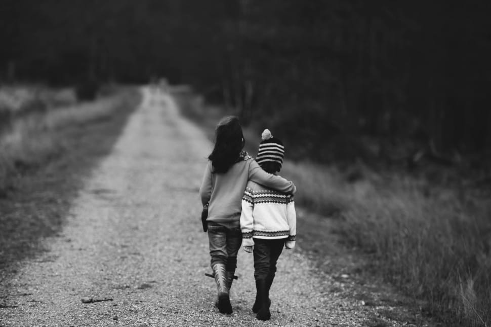 Girl Put Her Right Arm On The Back Of The Boy Walking - Black And White People Walking - HD Wallpaper 
