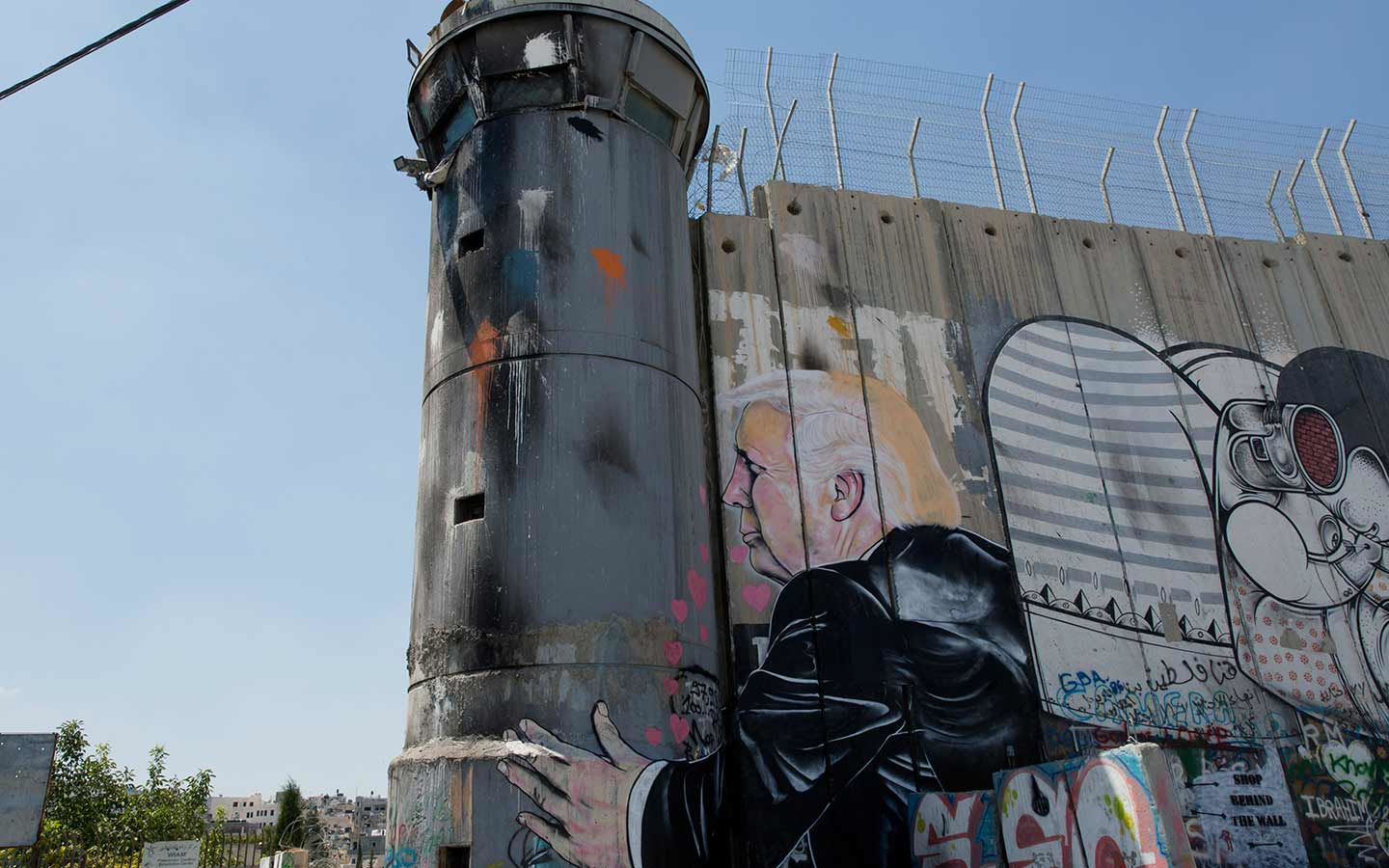 Trump Mural Bethlehem - Banksy Trump Mural Palestine - HD Wallpaper 
