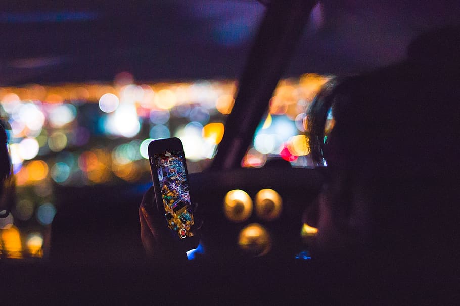 Mobile, Night, Driving Car, Person, Mobile Phone, Illuminated, - Texting In Car Photography Night - HD Wallpaper 