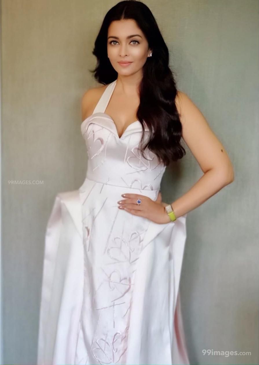 Aishwarya Rai Bachchan Latest Hot Beautiful Photos - HD Wallpaper 