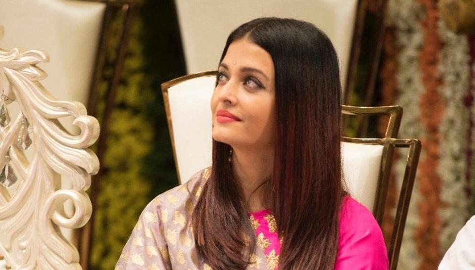 Aishwarya Rai Bachchan, Sonam Kapoor And Several Other - Woman Of Substance Aishwarya - HD Wallpaper 