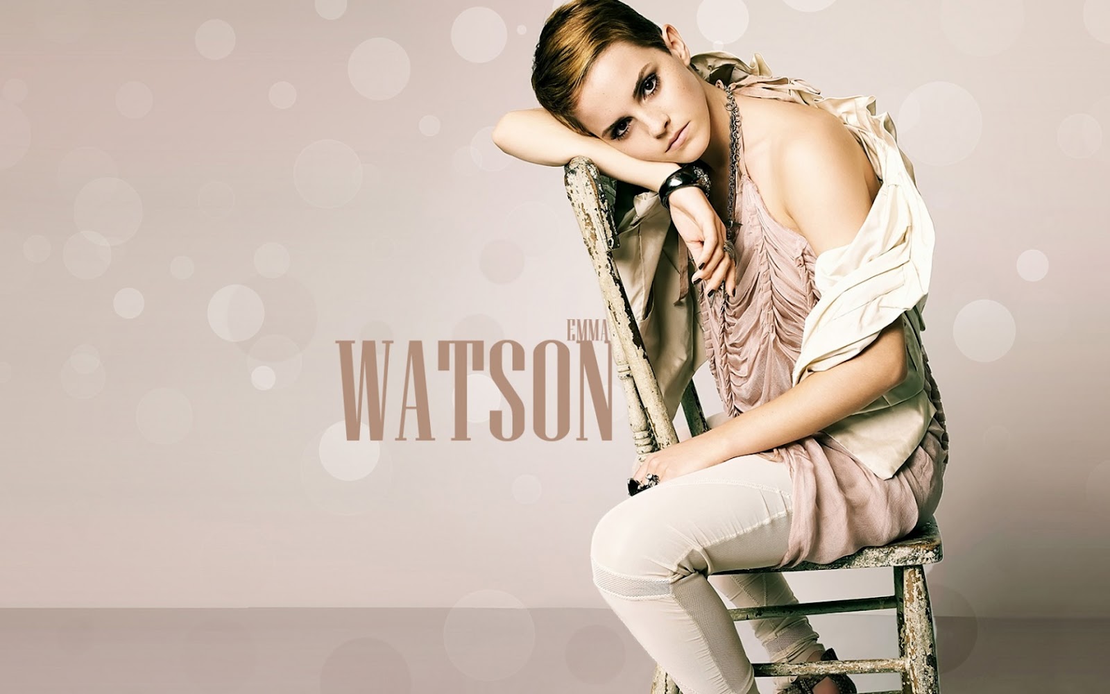 Emma Watson Cute And Beautiful - HD Wallpaper 