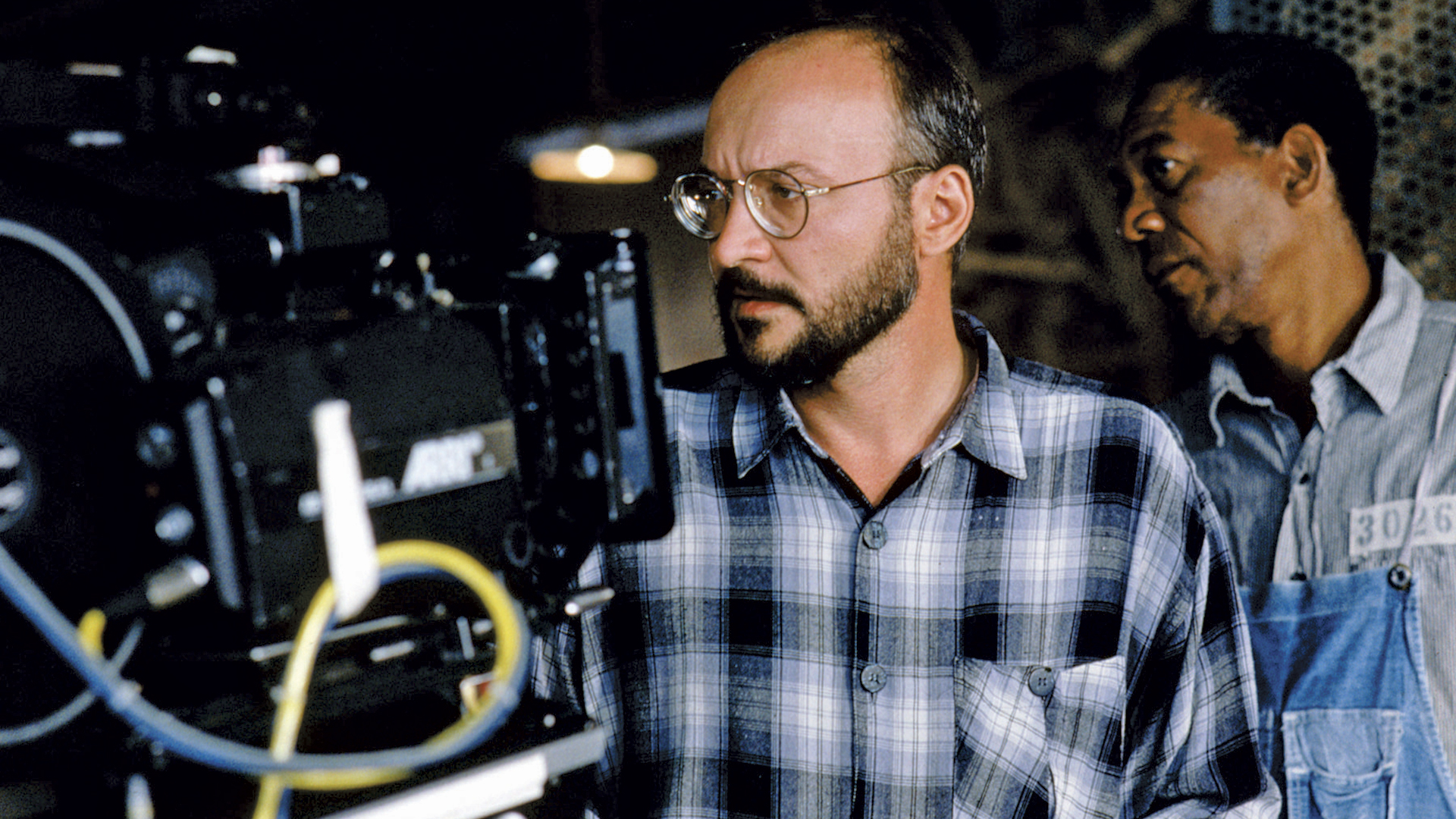 Frank Darabont And Morgan Freeman On The Set Of The - Shawshank Redemption - HD Wallpaper 