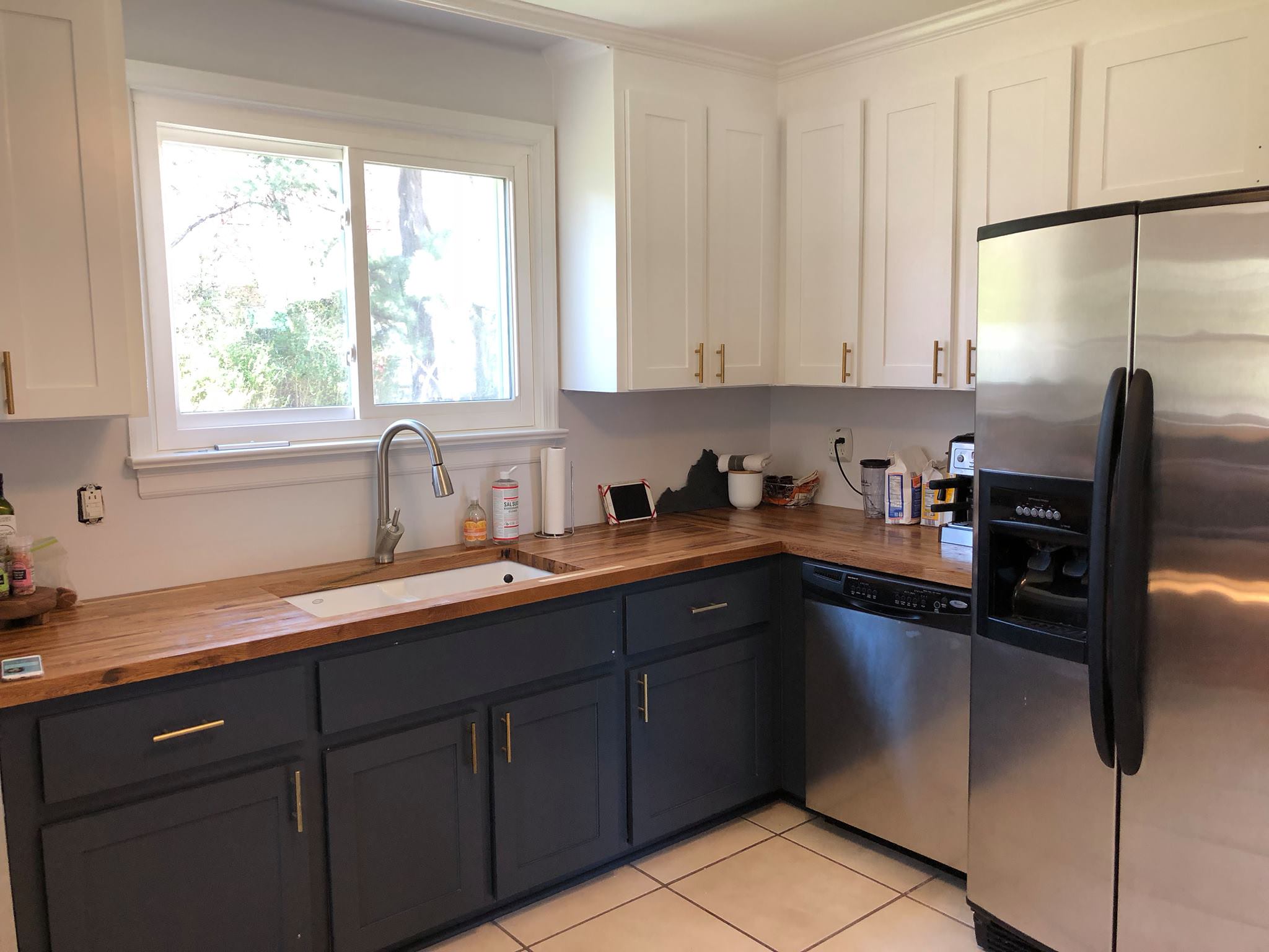 Kitchen Cabinet Doors With Grooves - HD Wallpaper 