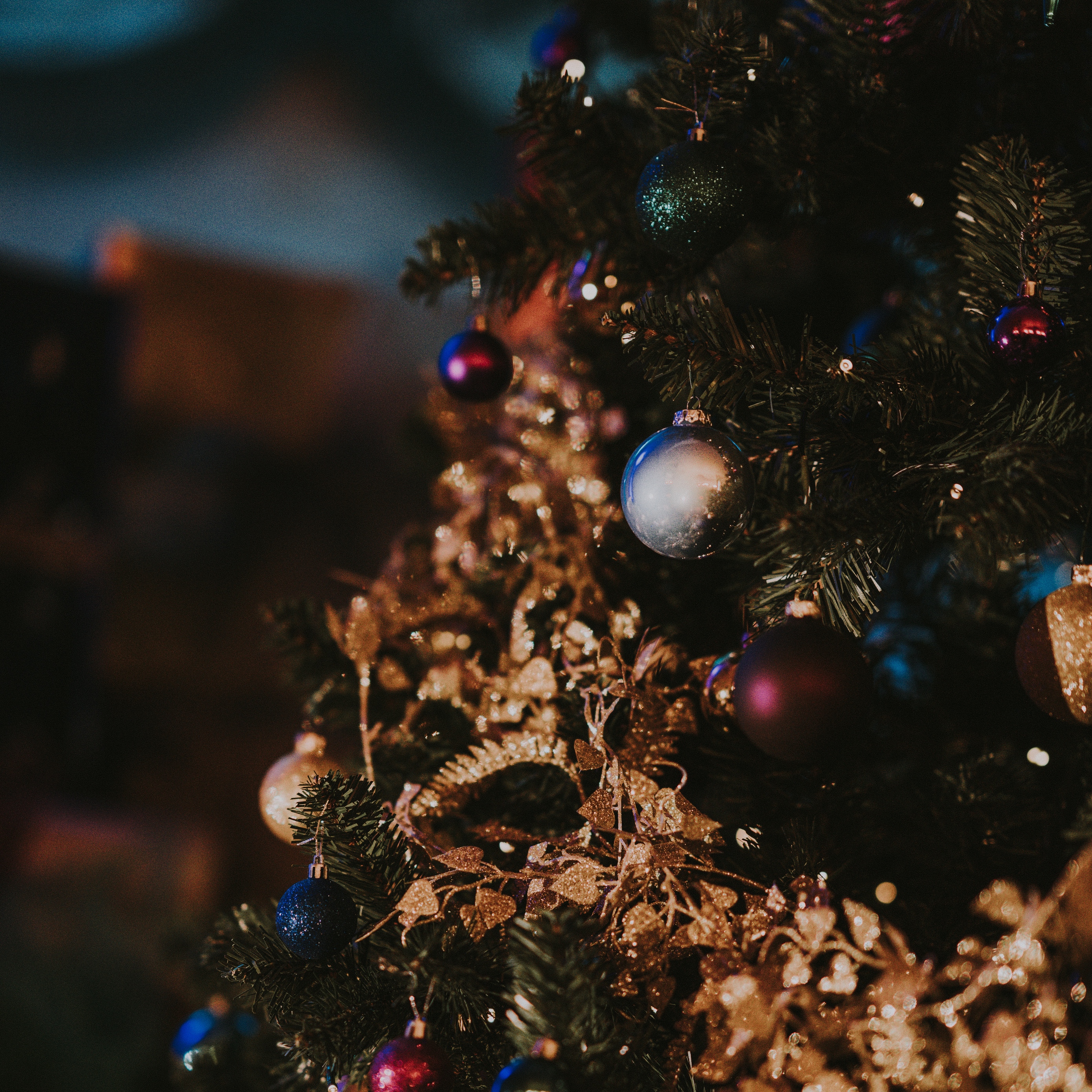 Wallpaper Christmas Tree, Christmas Toys, Christmas, - Christmas Background - HD Wallpaper 