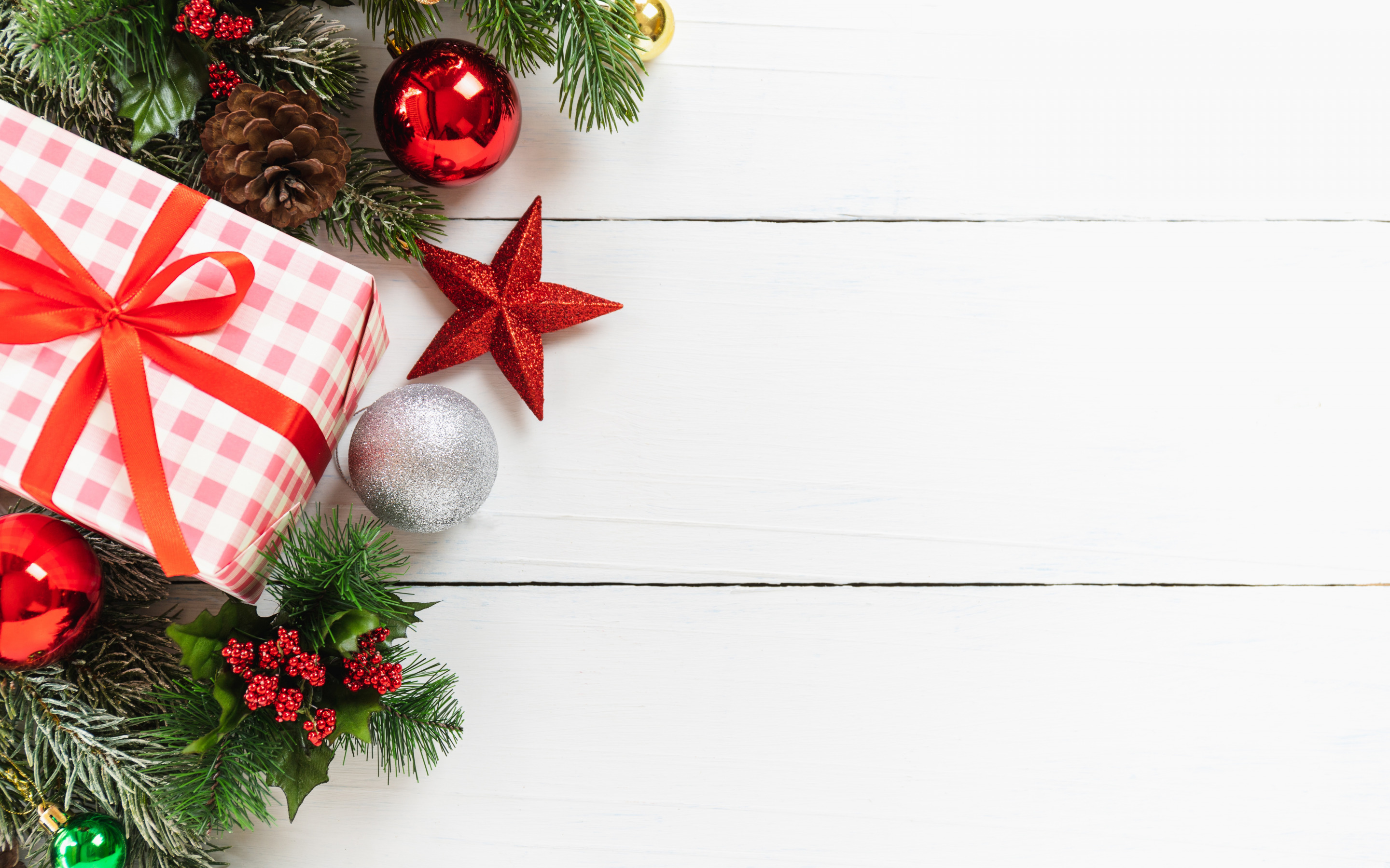 Christmas, Red Gift, Red Silk Bow, New Year, Bright - Merry Christmas New Year 2019 White Background - HD Wallpaper 