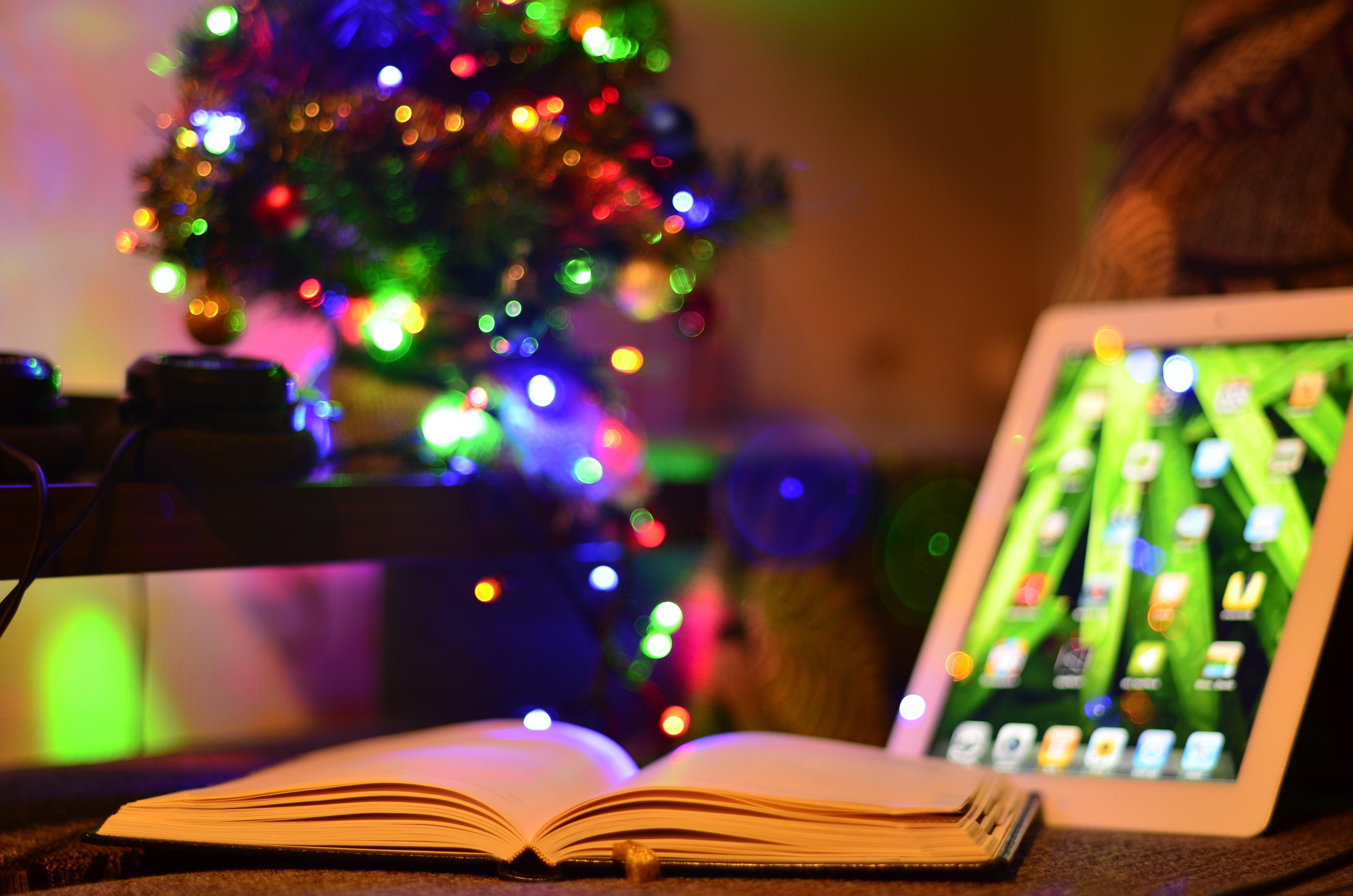 Christmas Books Desktop Backgrounds - HD Wallpaper 
