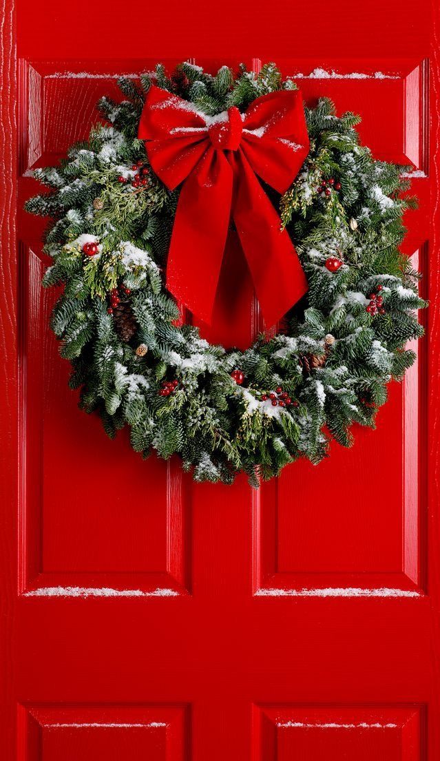 Christmas Wreath On Door - HD Wallpaper 