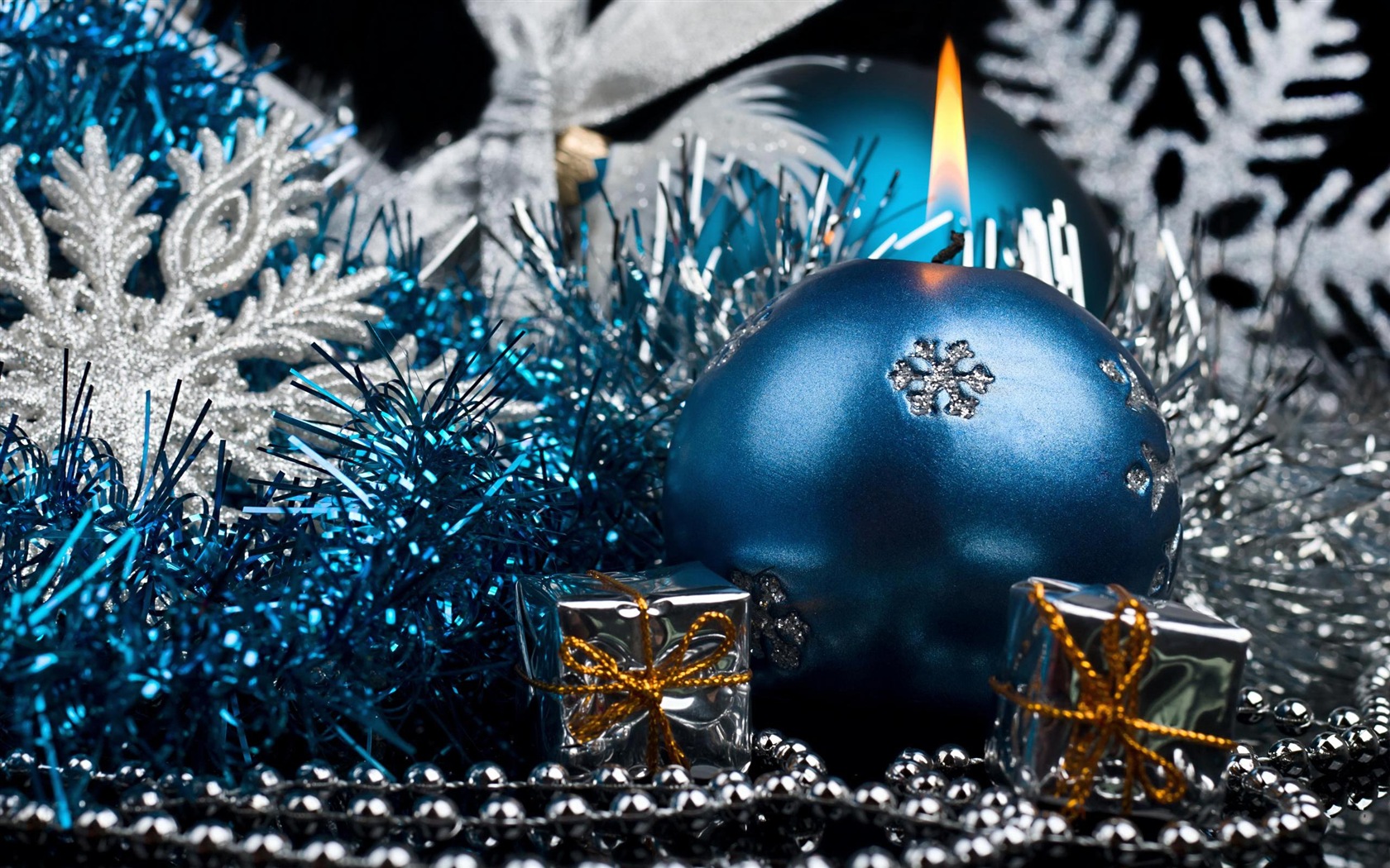 Merry Christmas Hd Wallpaper Featured - Blue Christmas Candle - HD Wallpaper 