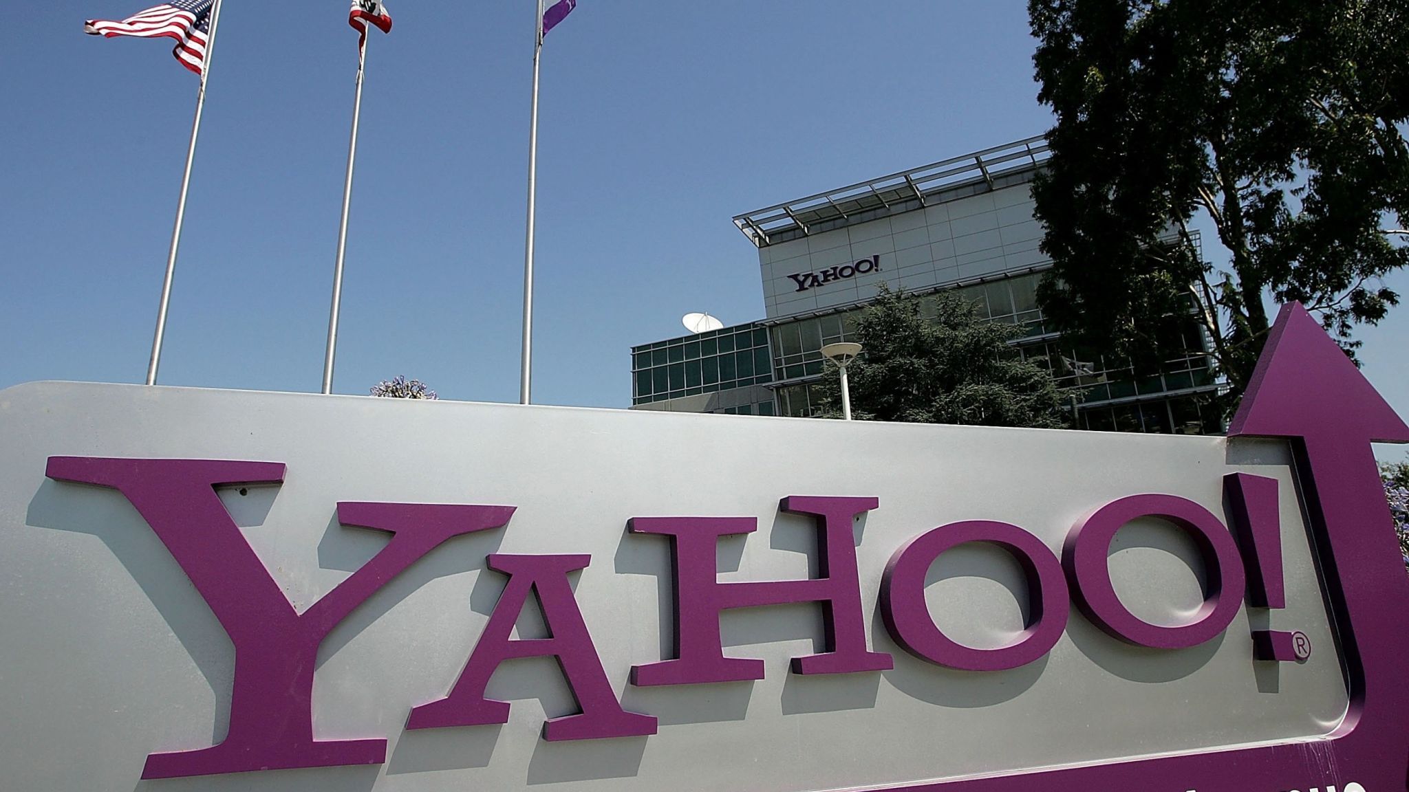 A Sign Is Seen In Front Of The Yahoo Headquarters July - Signage - HD Wallpaper 