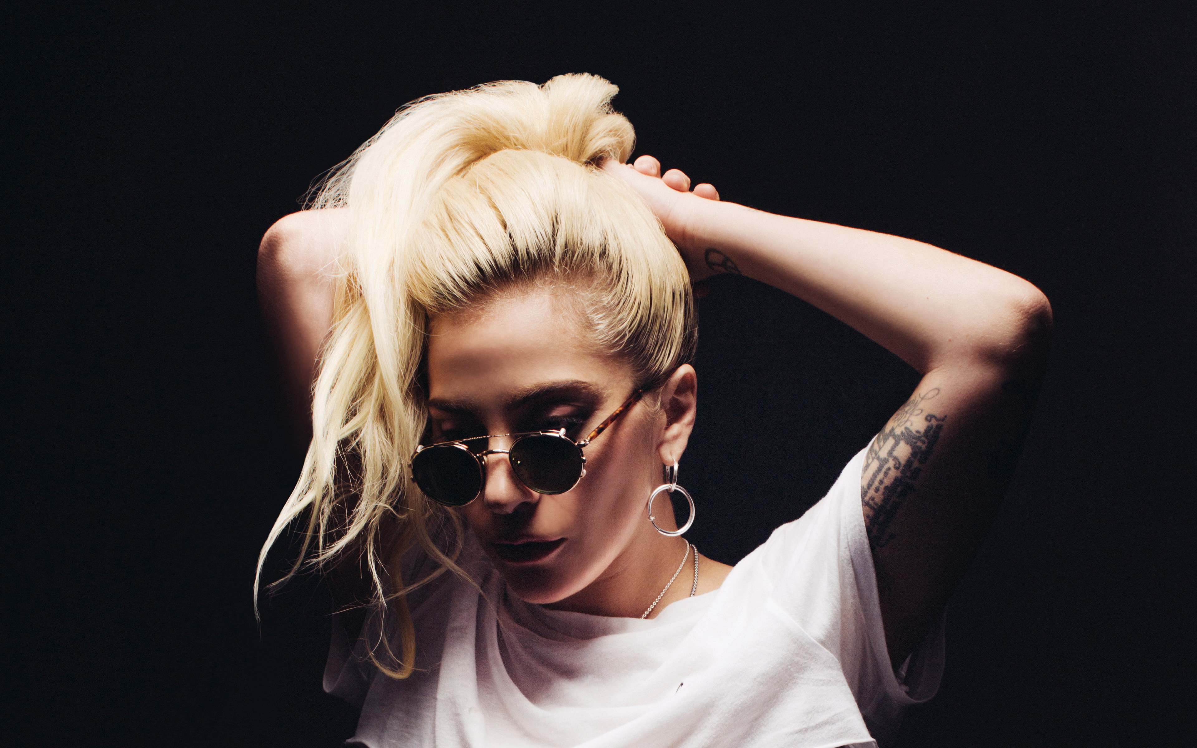 Lady Gaga, 4k, Portrait, Beautiful Woman, Blonde, Stefani - Lady Gaga Perfect Illusion - HD Wallpaper 