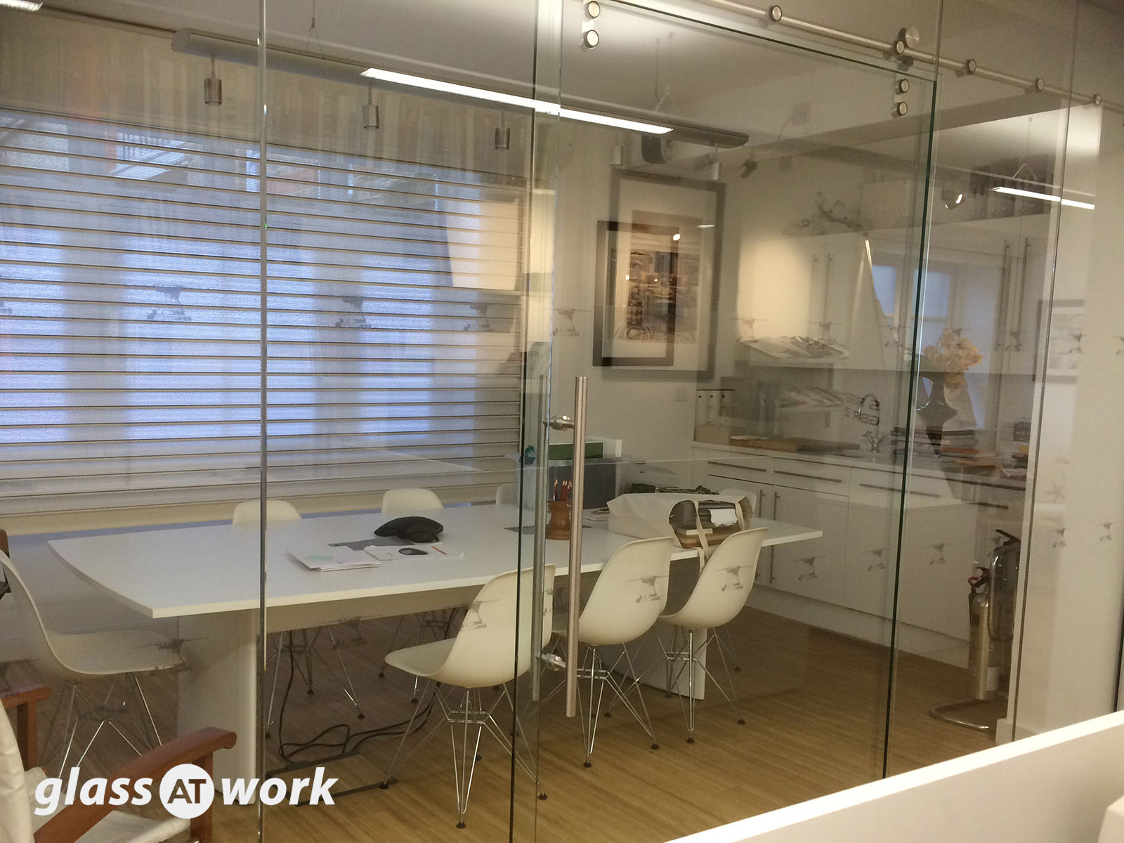 Wallpaper For Glass Door - Window Covering - HD Wallpaper 