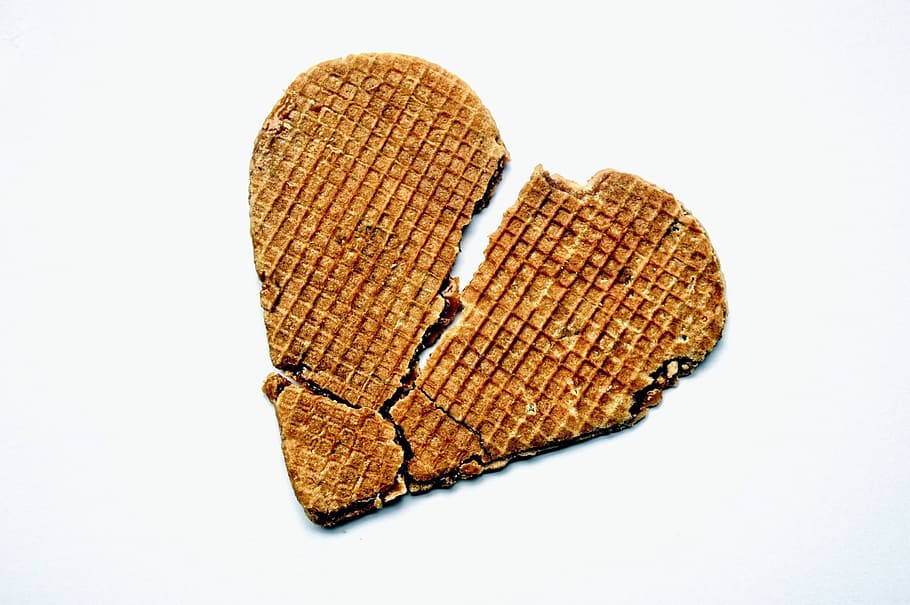Broken Heart Pastry, Crushed, Split, Love, Cracked, - Damaged Waffles - HD Wallpaper 