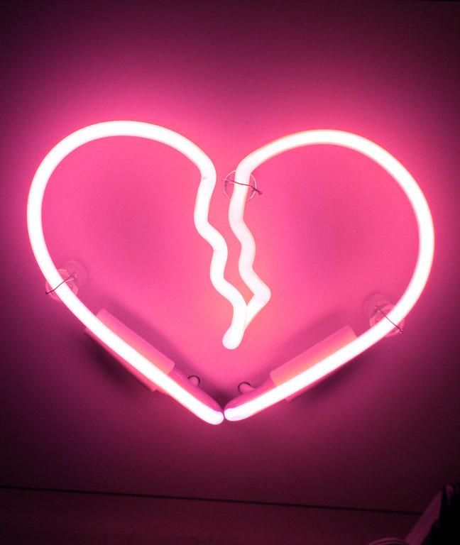Pink Neon Broken Heart - HD Wallpaper 