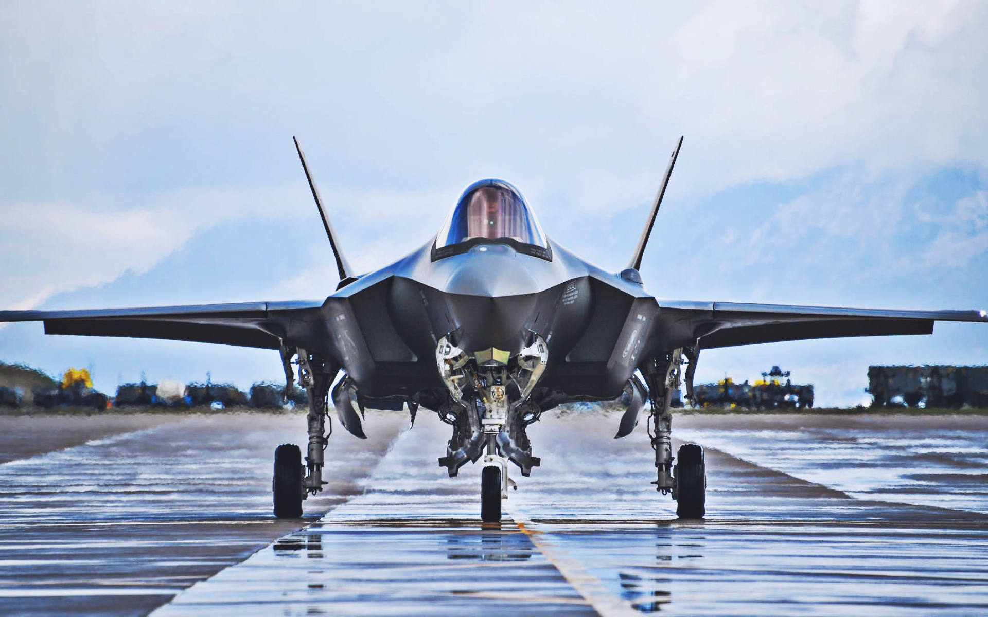 Lockheed Martin F-35 Lightning Ii, Aerodrome, Fighter, - F 35 - HD Wallpaper 