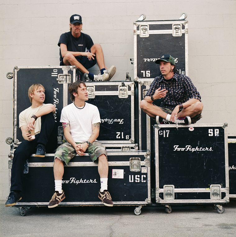 Sitting - HD Wallpaper 