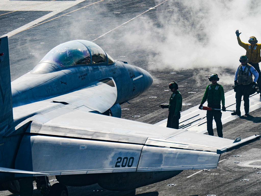 Pesawat Tempur As - Aircraft Carrier - HD Wallpaper 