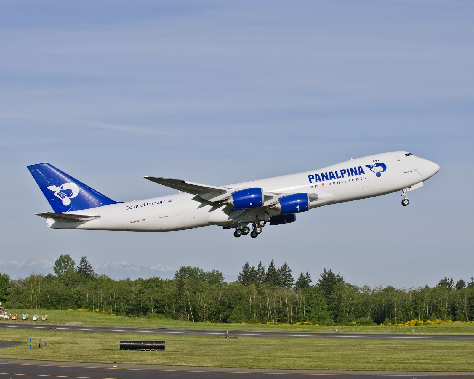 Jumbo Jet Images By Desislav Ikins On Freshwallpaperszone - Panalpina Boeing 747 8 - HD Wallpaper 