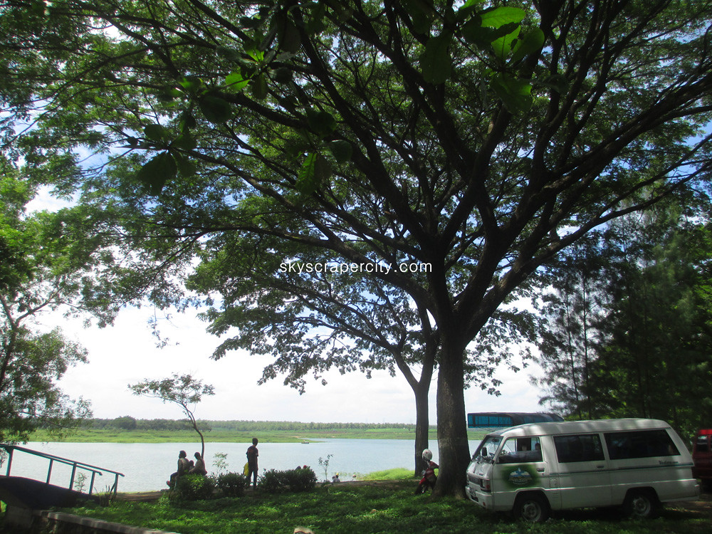 Compact Van - HD Wallpaper 