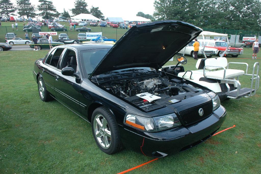 2004 Mercury Marauder Thumbnail Image - Executive Car - HD Wallpaper 