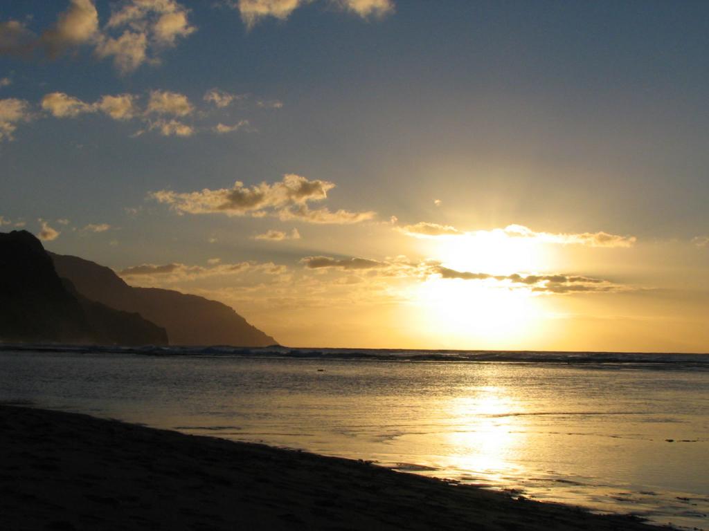 Kee Beach, Kauai Wallpaper - Sunset - HD Wallpaper 