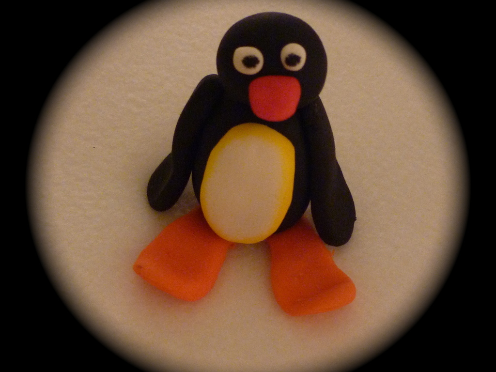 Adã©lie Penguin - HD Wallpaper 