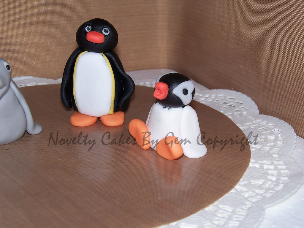 Adã©lie Penguin - HD Wallpaper 