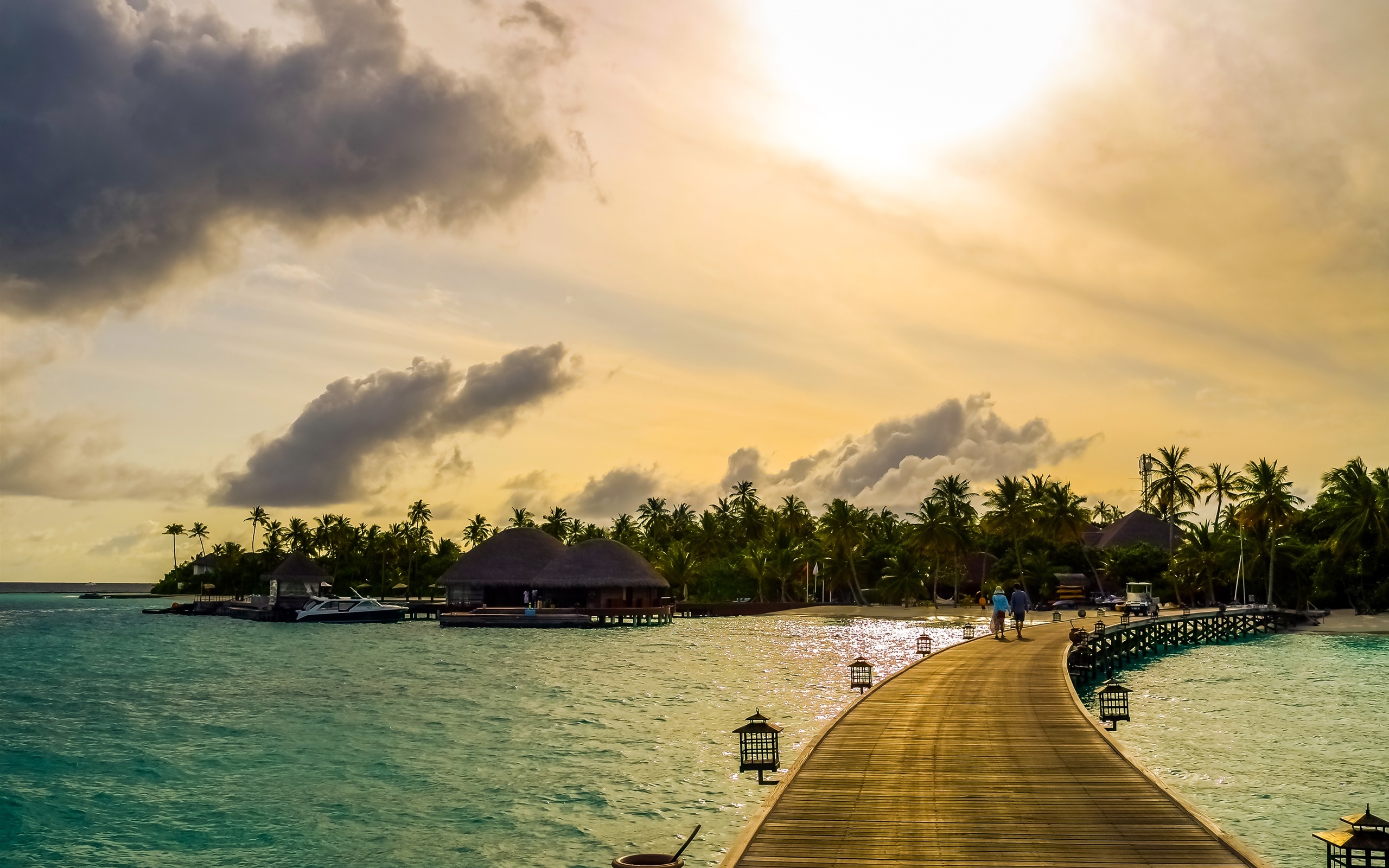 Wallpaper Maldives, Tropical, Sea, Palm Trees, Boats, - Hq Wallpapers Beach Exotic - HD Wallpaper 