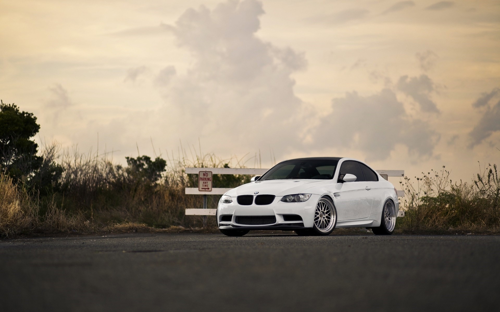 White Bmw M3 E92 Car 
 Data Src Drift Car Wallpaper - Bmw M3 E92 Wallpaper Drift - HD Wallpaper 