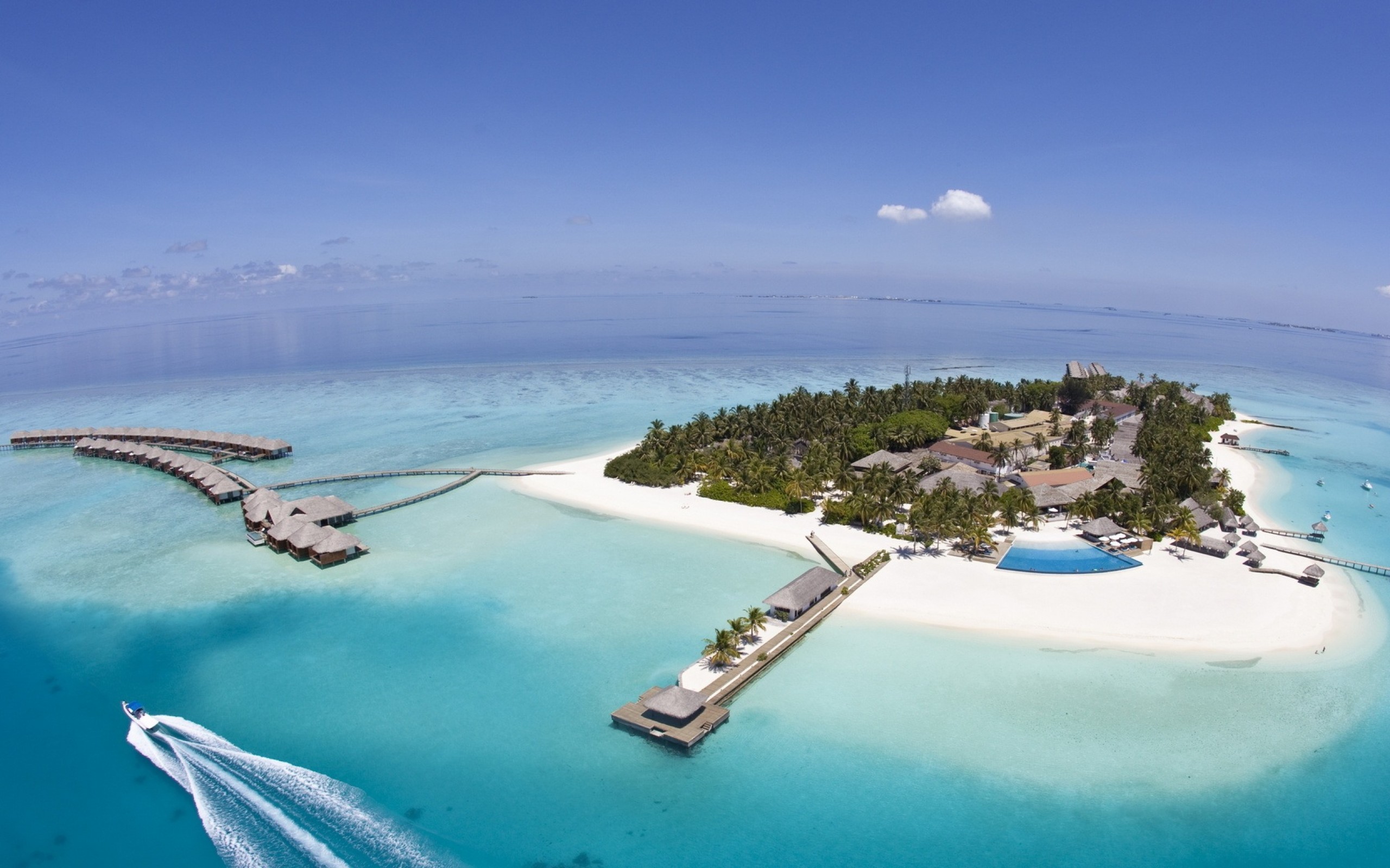 Beach In The Middle Of The Ocean - HD Wallpaper 