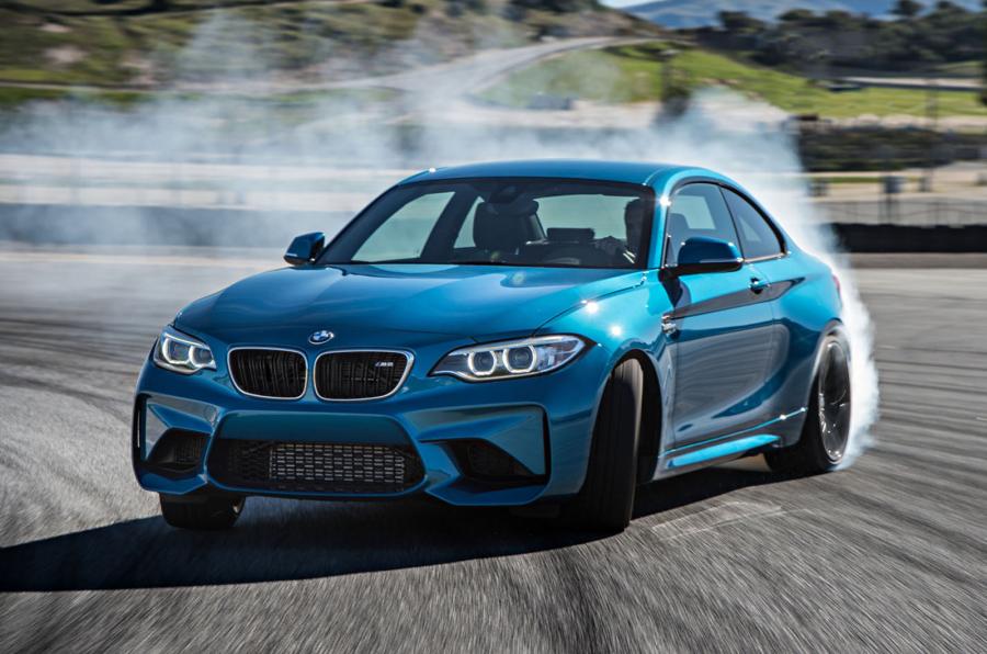 Bmw M2 Drifting - Bmw M2 Competition Drifting - 900x596 Wallpaper - Bmw M2 Drifting - Bmw M2 Competition Drifting - 900x596 Wallpaper -