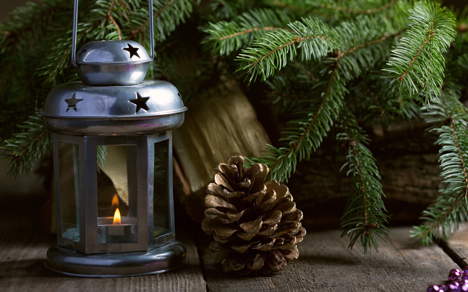 Christmas Decoration Theme Wallpaper - Christmas Evergreen - HD Wallpaper 