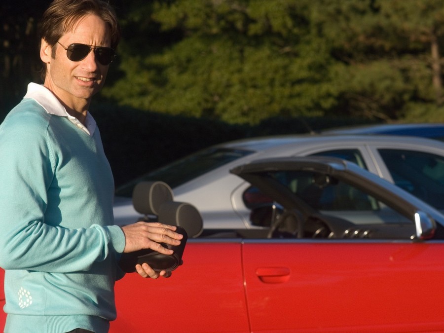 Wallpaper Californication, Hank Moody, David Duchovny, - Car In The Movie Joneses - HD Wallpaper 