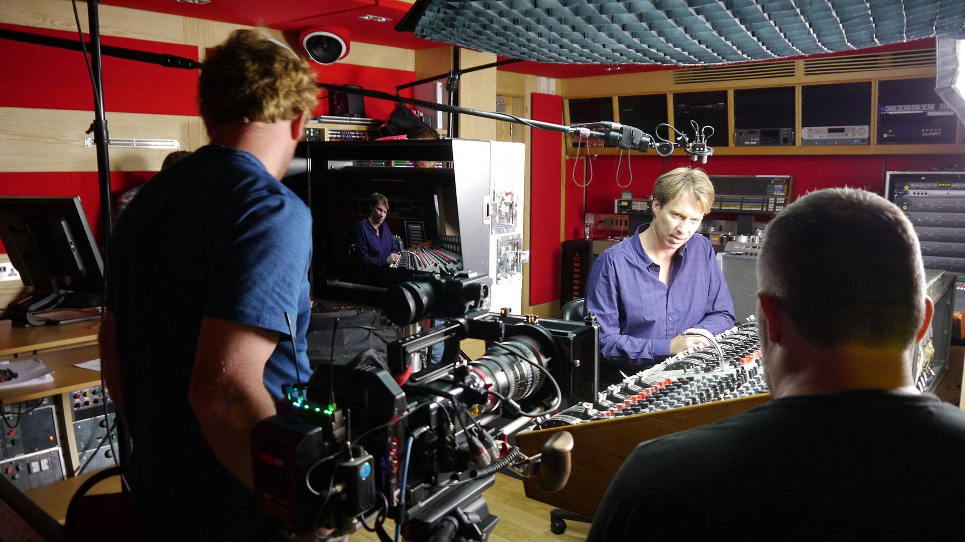 Studio - HD Wallpaper 