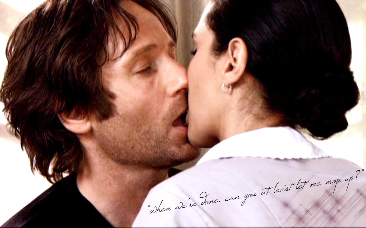 Hank/rosario - Californication - Californication Hank Kiss Lawyer - HD Wallpaper 