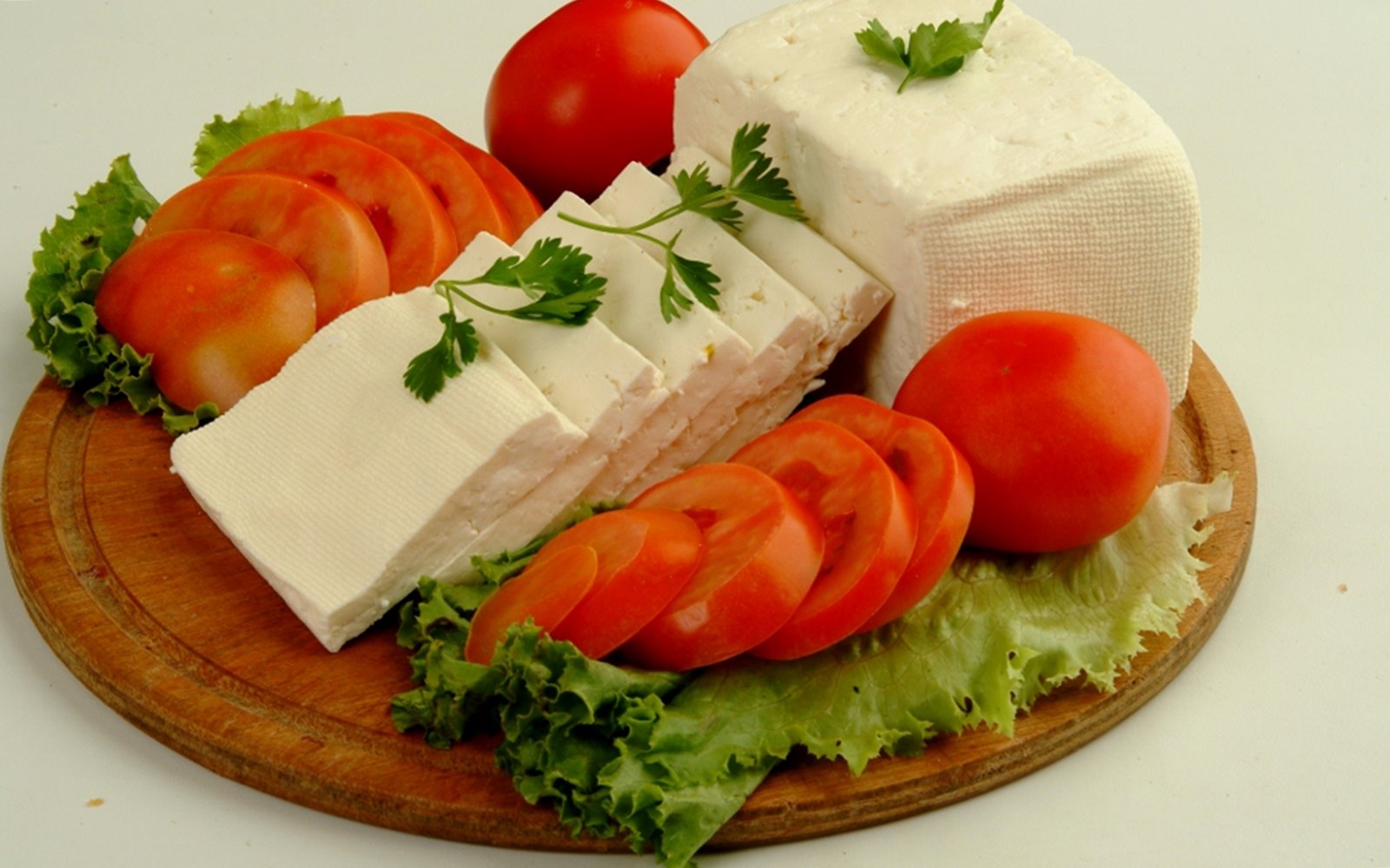 Cheese And Tomato Healthy Food Hd Wallpaper - Plum Tomato - HD Wallpaper 