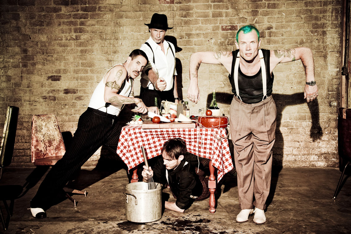 Red Hot Chili Peppers Photoshoot - HD Wallpaper 